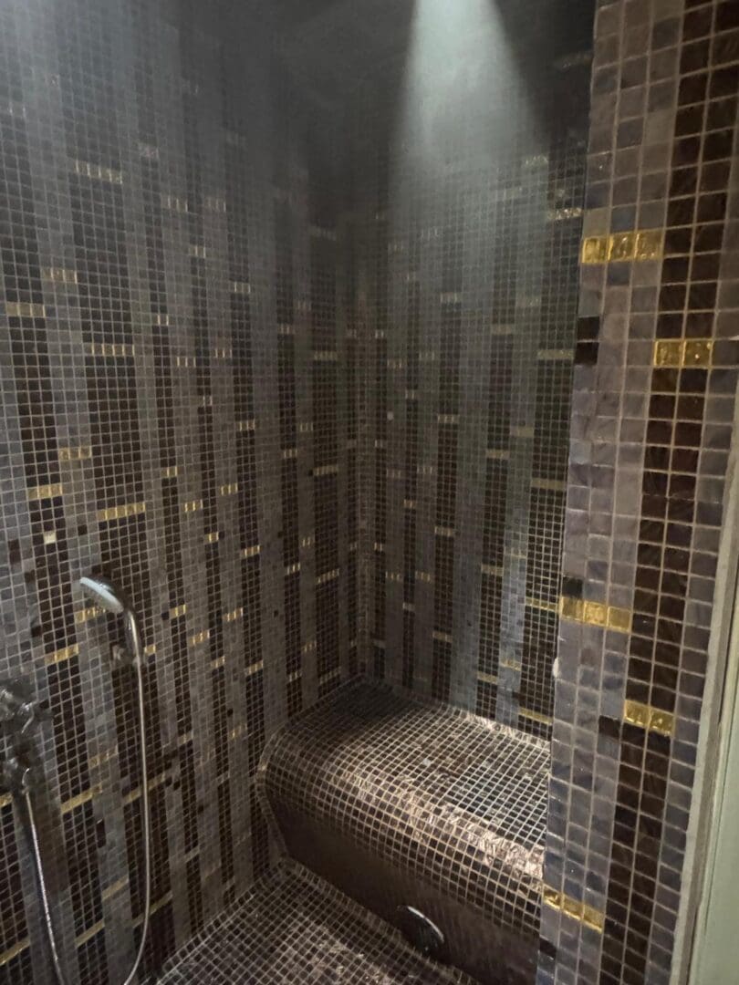 small-tiled-steam-room-2